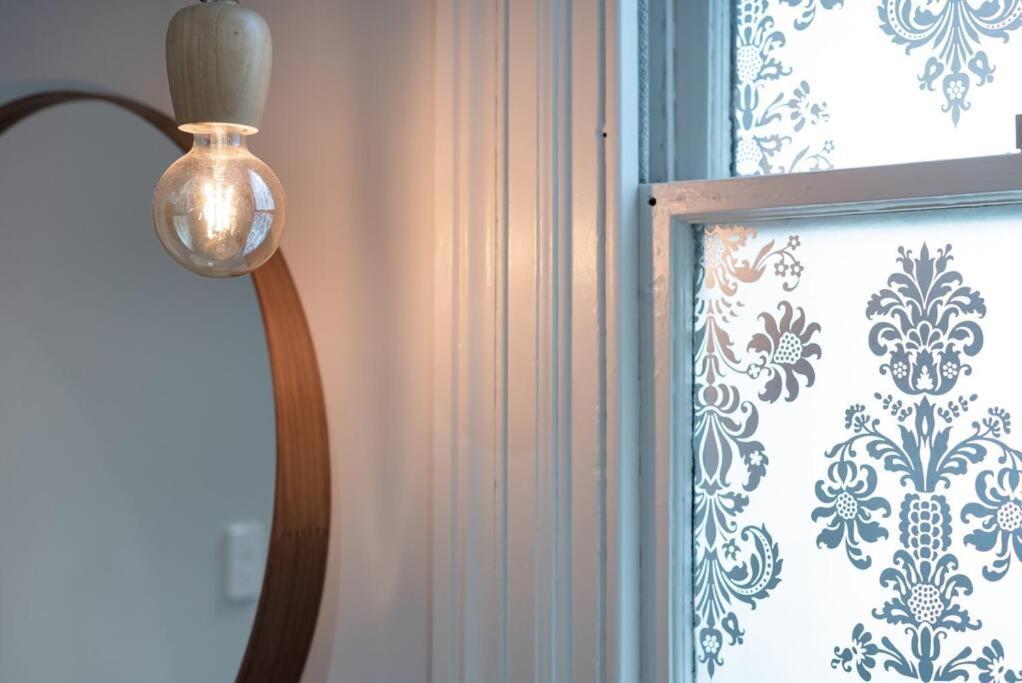 Generous Victorian Terrace In Cbd - Parking & Wifi Appartement Launceston Buitenkant foto