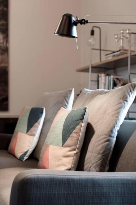 Generous Victorian Terrace In Cbd - Parking & Wifi Appartement Launceston Buitenkant foto